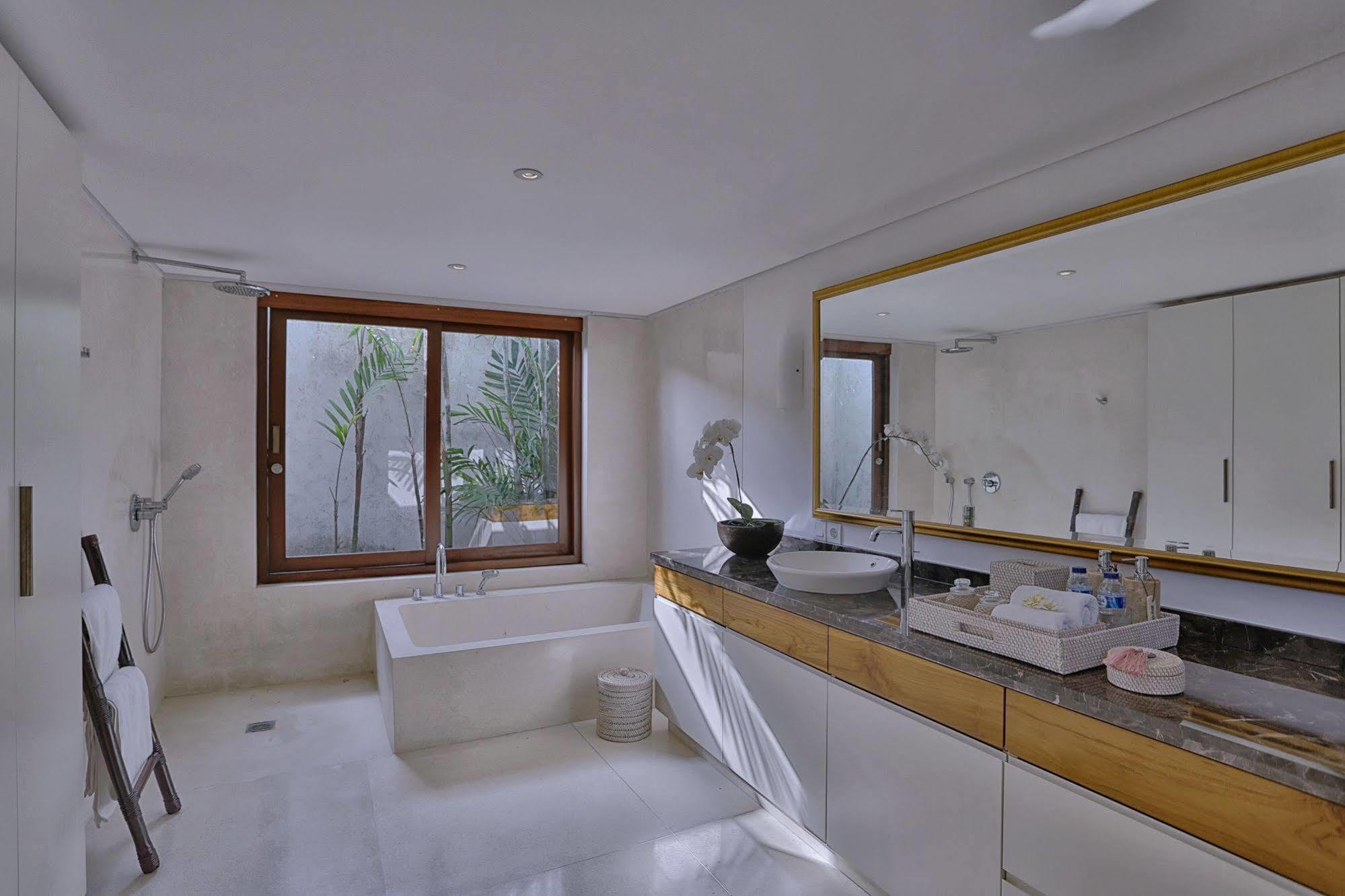 Villa Nikara Kuta Lombok Extérieur photo