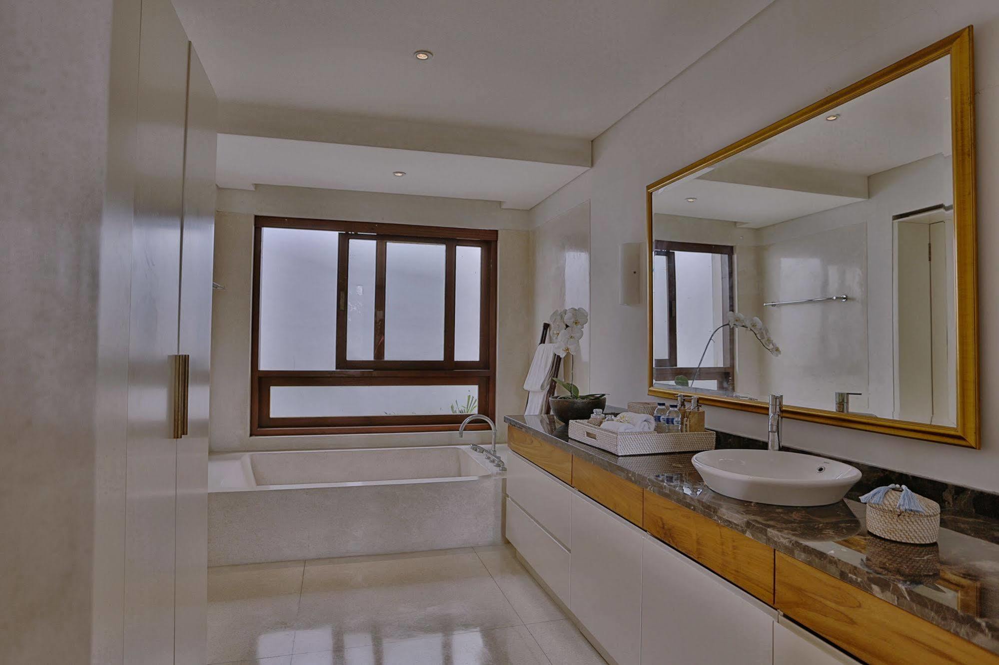 Villa Nikara Kuta Lombok Extérieur photo